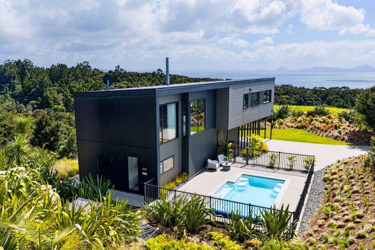 Photo of property in 102 The Ridge, Langs Beach, Waipu, 0582