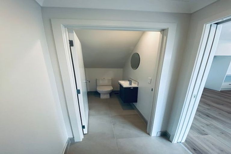 Photo of property in 10 Rauriki Lane, Rosehill, Papakura, 2113