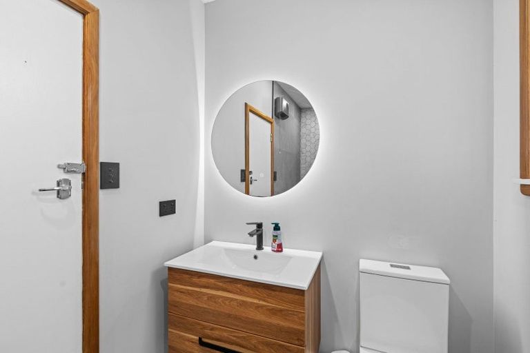 Photo of property in 587 Queen Street East, Levin, 5510