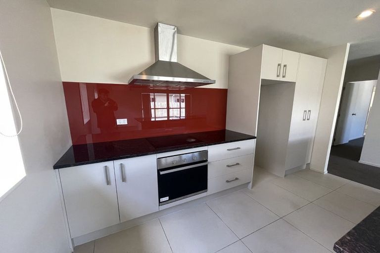 Photo of property in 4 Popokatea Drive, Takanini, 2112