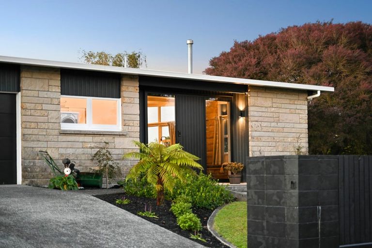 Photo of property in 11 Hillary Street, Chedworth, Hamilton, 3210