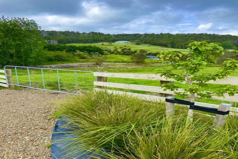 Photo of property in 68 Spioenkop Road, Mangawhai, 0573