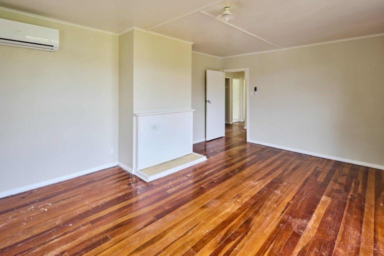 Photo of property in 14 Gloucester Street, Cannons Creek, Porirua, 5024