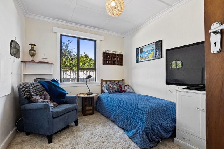 Photo of property in 69 Domett Street, Opunake, 4616