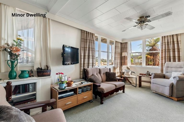 Photo of property in 10 Coronation Road, Glenfield, Auckland, 0627