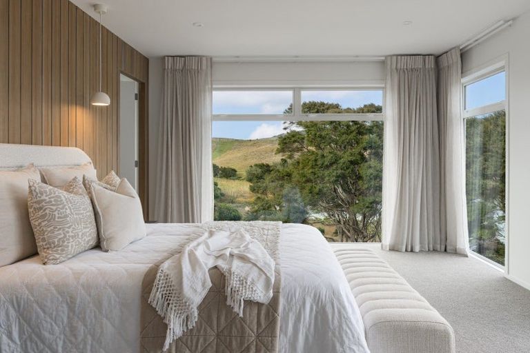 Photo of property in 98 Omahina Street, Raglan, 3225