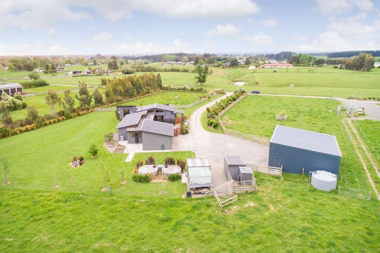 Photo of property in 5/454 Stoney Creek Road, Kelvin Grove, Palmerston North, 4470