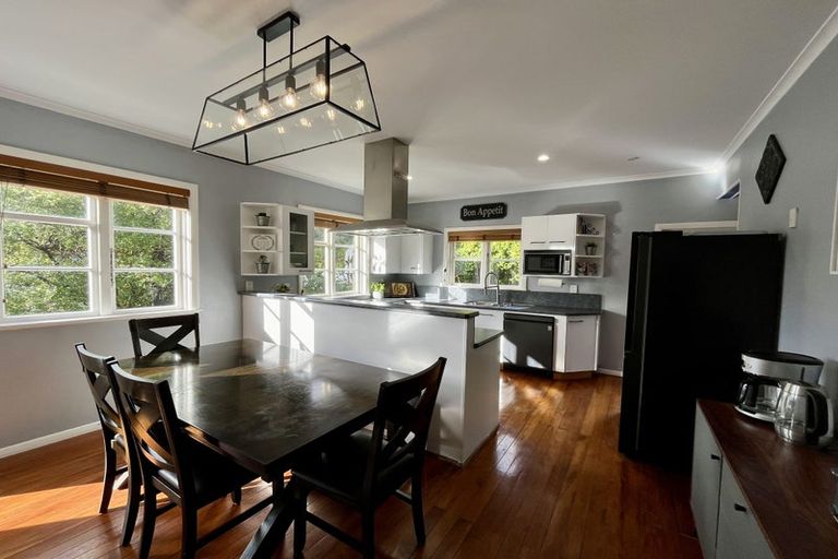 Photo of property in 14 Cecil Road, Tawa, Wellington, 5028