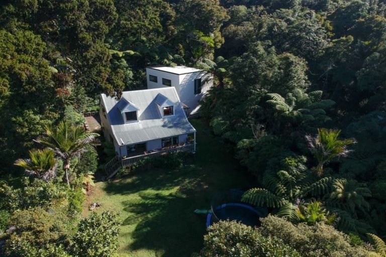 Photo of property in 789a Scenic Drive, Henderson Valley, Auckland, 0612