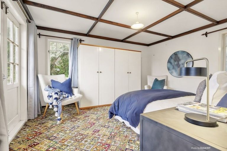 Photo of property in 1 Linwood Way, Island Bay, Wellington, 6023