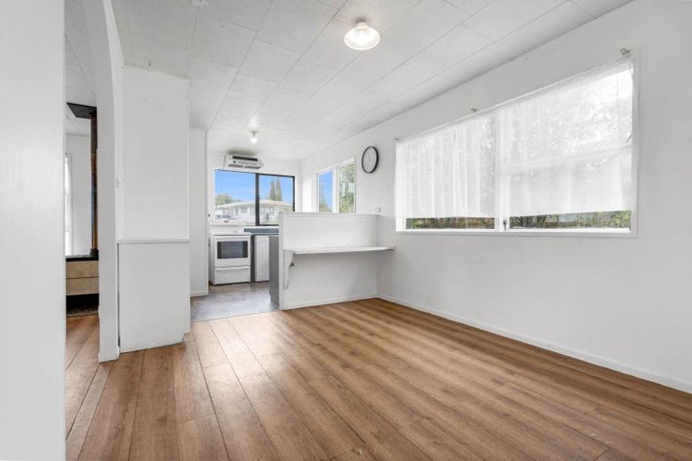 Photo of property in 13 Fernleigh Avenue, Waiuku, 2123