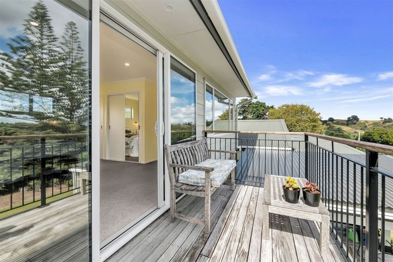 Photo of property in 65 Sandstone Road, Whitford, Manurewa, 2576