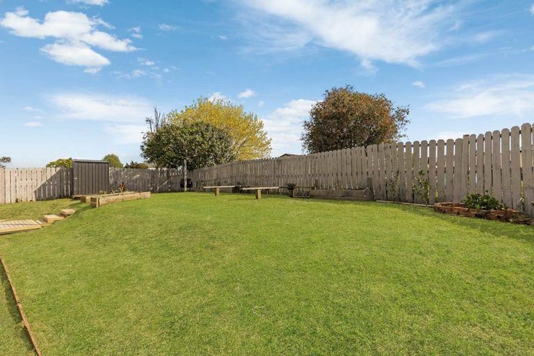 Photo of property in 25 Secretariat Place, Randwick Park, Auckland, 2105