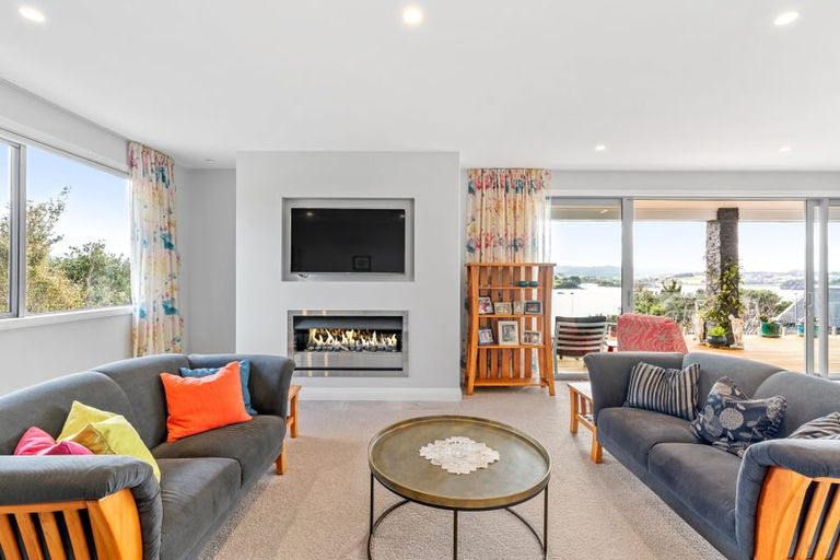 Photo of property in 17 Kanuka Road, Sandspit, Warkworth, 0982