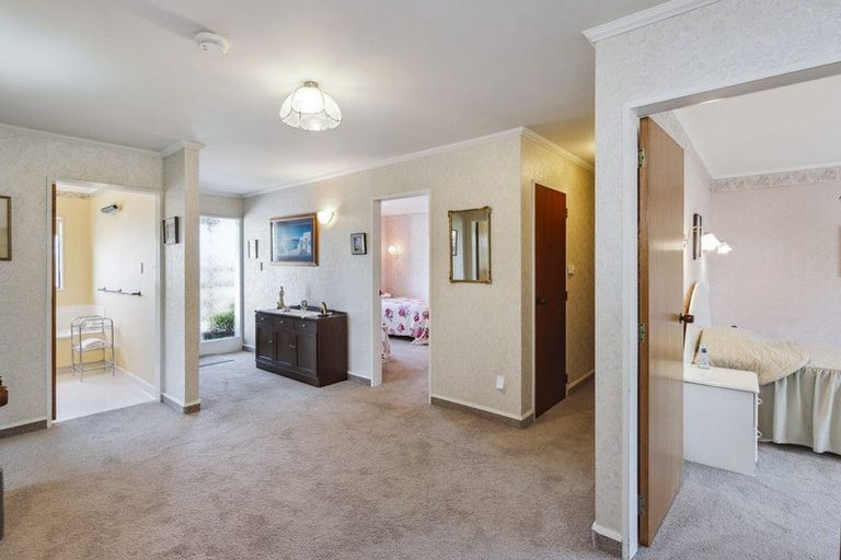 Photo of property in 50b Rewarewa Crescent, Waikanae, 5036