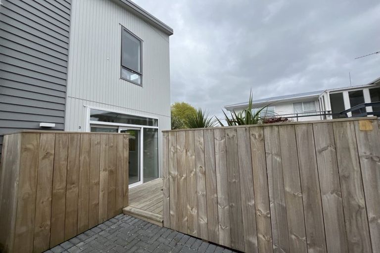 Photo of property in 3/2 Moor Avenue, Te Atatu Peninsula, Auckland, 0610