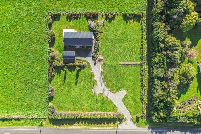 Photo of property in 128 Rangiuru Road, Otaki Beach, Otaki, 5512