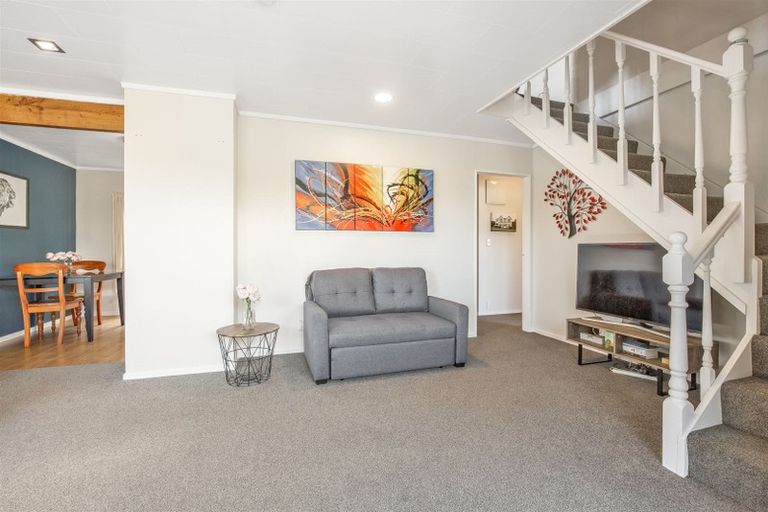 Photo of property in 5 Bobstay Lane, Whitby, Porirua, 5024