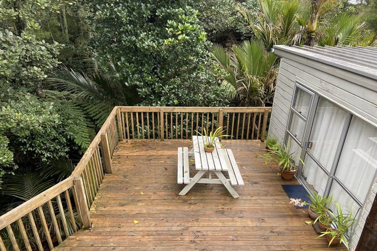 Photo of property in 33 Reynolds Place, Torbay, Auckland, 0630