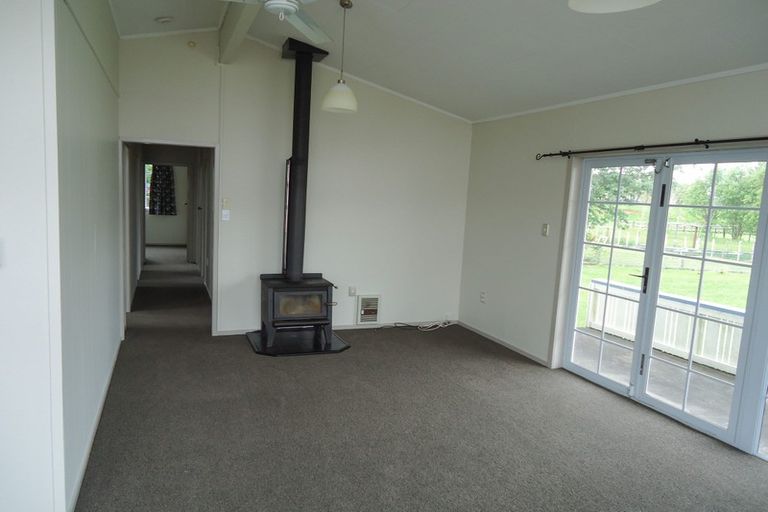 Photo of property in 6 Karaka Street, Inglewood, 4330