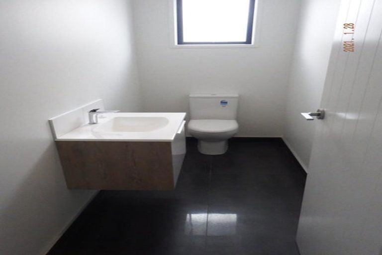 Photo of property in 62 Stace Hopper Drive, One Tree Point, 0118