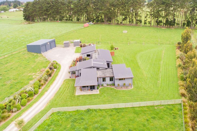 Photo of property in 5/454 Stoney Creek Road, Kelvin Grove, Palmerston North, 4470