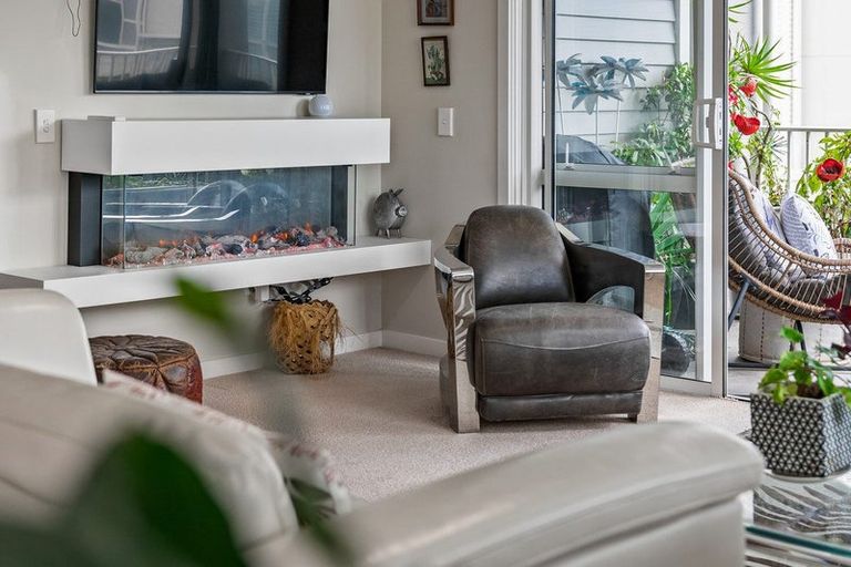 Photo of property in 73 Parkside Drive, Orewa, 0931