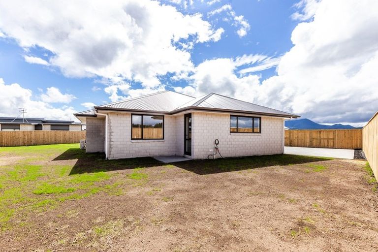 Photo of property in 18 Tawhai Crescent, Wharewaka, Taupo, 3330