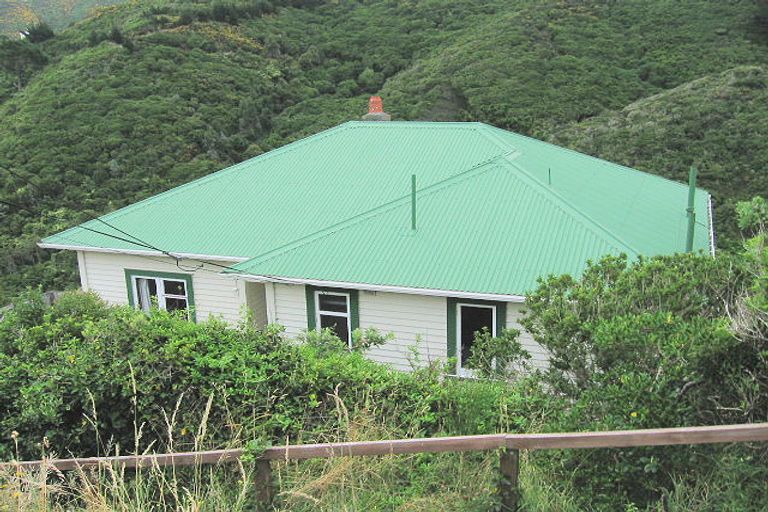 Photo of property in 10 Cheesman Street, Brooklyn, Wellington, 6021