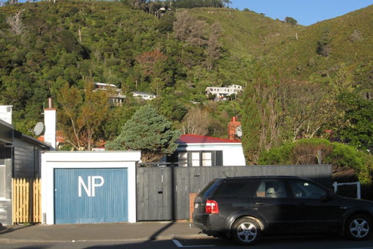 Photo of property in 9 Oroua Street, Eastbourne, Lower Hutt, 5013