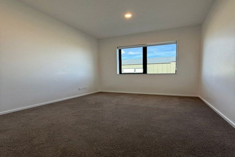 Photo of property in 5 Aquamarine Road, Rosehill, Papakura, 2113