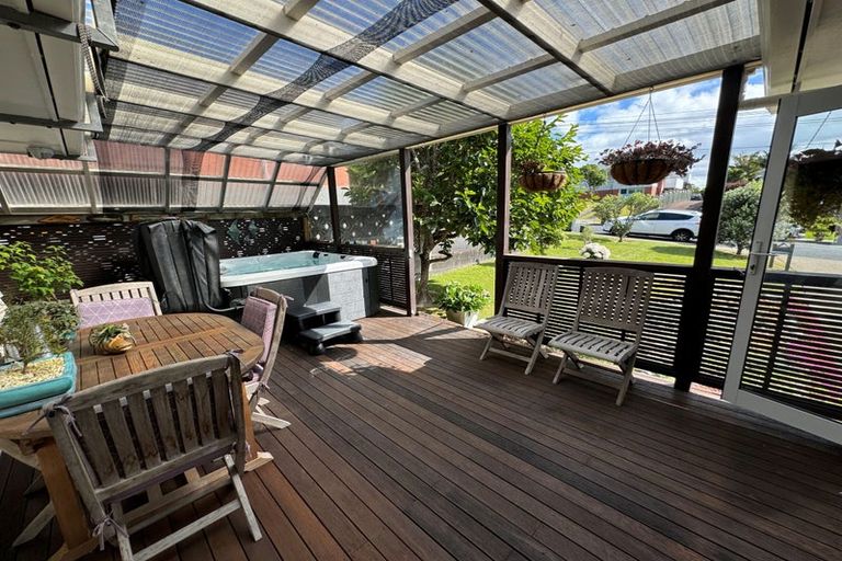 Photo of property in 25 Jaemont Avenue, Te Atatu South, Auckland, 0610