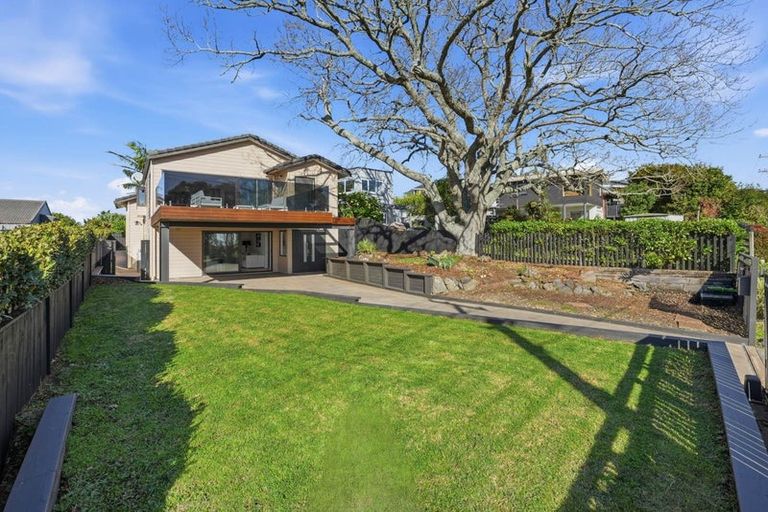 Photo of property in 2/5 View Road, Shelly Park, Auckland, 2014