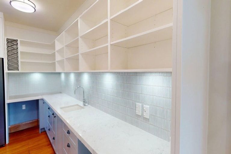 Photo of property in 10 Saint Johns Avenue, Palmerston North, 4414