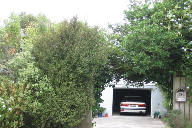 Photo of property in 65 Tramway Road, Beach Haven, Auckland, 0626