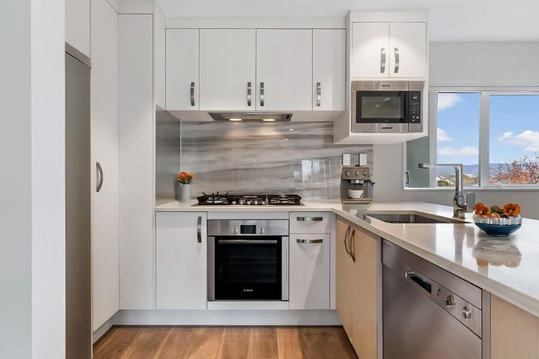 Photo of property in 73 Bordeaux Parade, Te Atatu South, Auckland, 0610