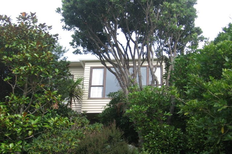 Photo of property in 6 Lyons Crescent, Strathmore Park, Wellington, 6022