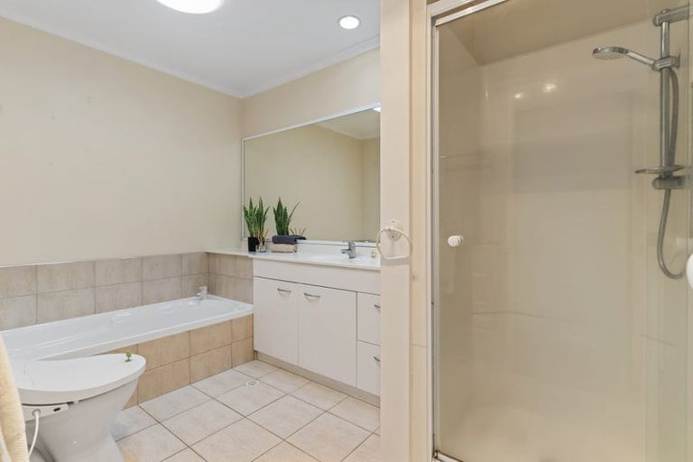 Photo of property in 11 Fernbrook Close, Burswood, Auckland, 2013
