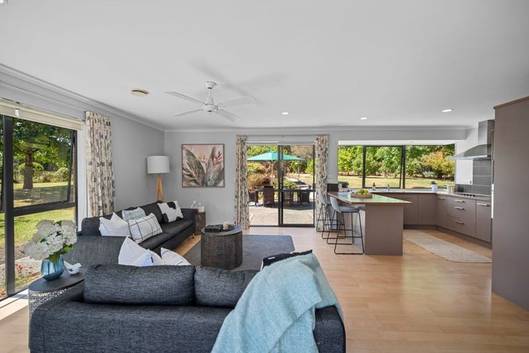 Photo of property in 230 Taupaki Road, Taupaki, Henderson, 0782