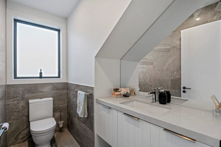 Photo of property in 168a Beacon Point Road, Wanaka, 9305