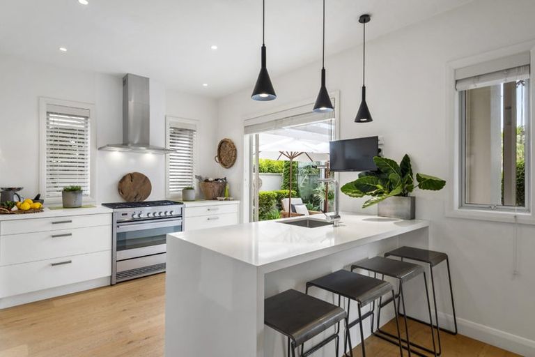 Photo of property in 2/43 Byron Avenue, Takapuna, Auckland, 0622