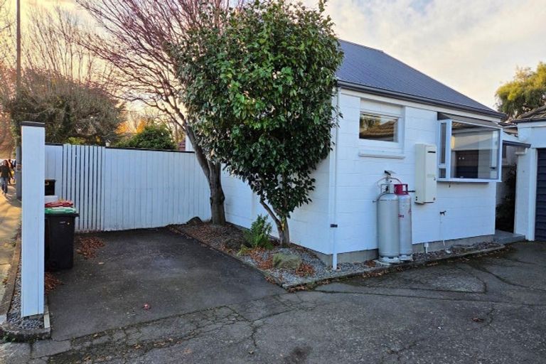 Photo of property in 1/18 Maidstone Road, Ilam, Christchurch, 8041