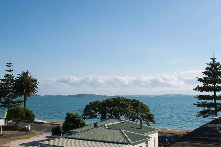 Photo of property in 2/21 The Esplanade, Eastern Beach, Auckland, 2012