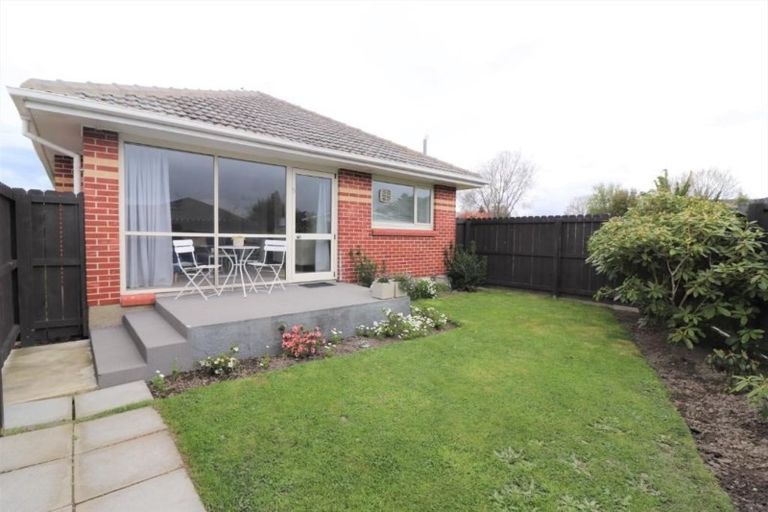 Photo of property in 4/5 Trist Place, Edgeware, Christchurch, 8013