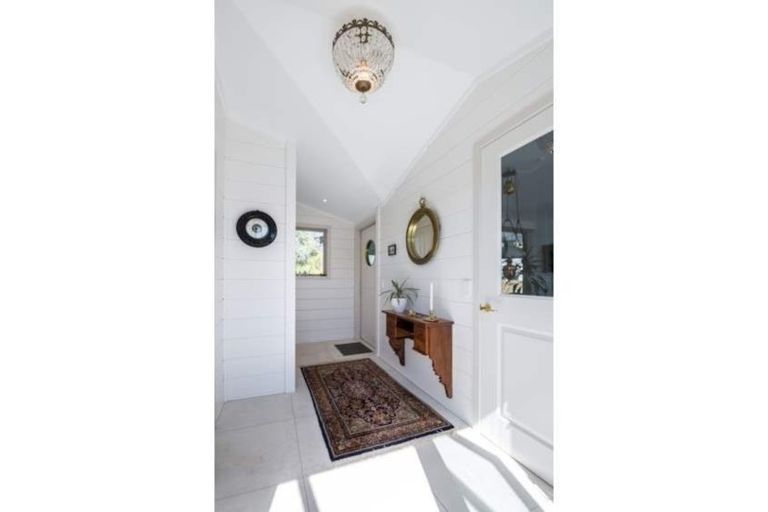 Photo of property in 11 Valerie Crescent, Okura, Albany, 0792