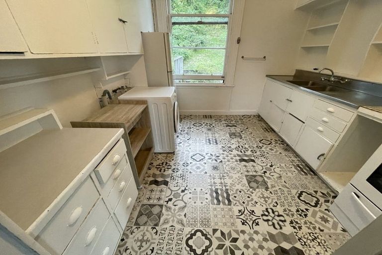 Photo of property in 16a Clifton Terrace, Kelburn, Wellington, 6012