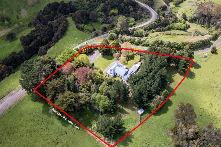 Photo of property in 6 Totara Road, Kumeroa, Woodville, 4997