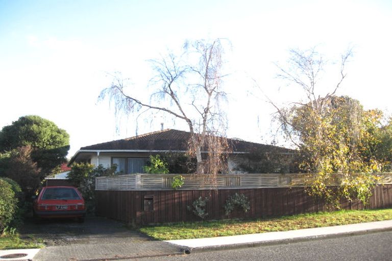 Photo of property in 9 Nugget Grove, Raumati Beach, Paraparaumu, 5032