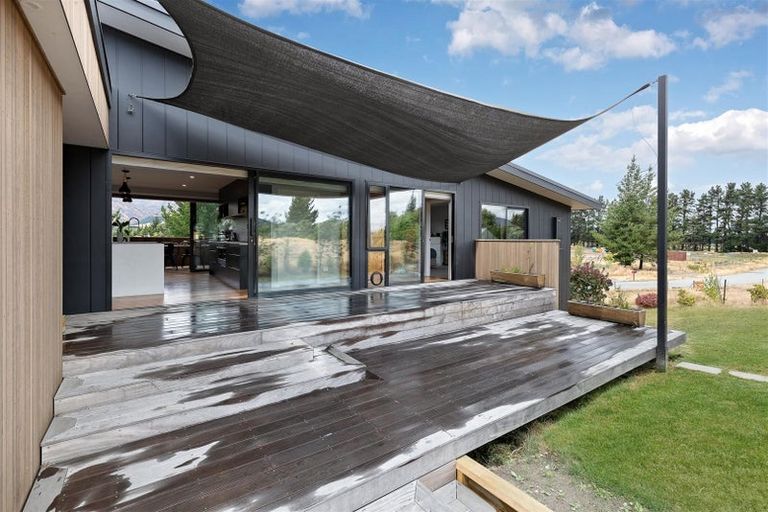 Photo of property in 17 Sam John Place, Lake Hawea, Wanaka, 9382