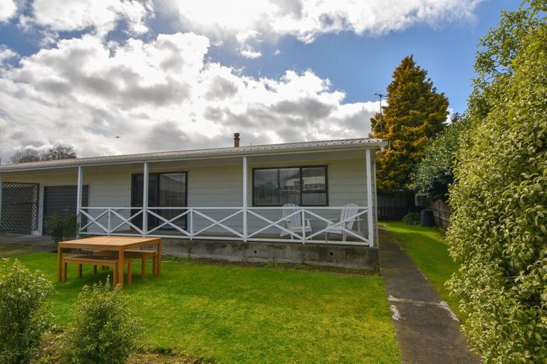 Photo of property in 3/13 Dixon Street, Carterton, 5713